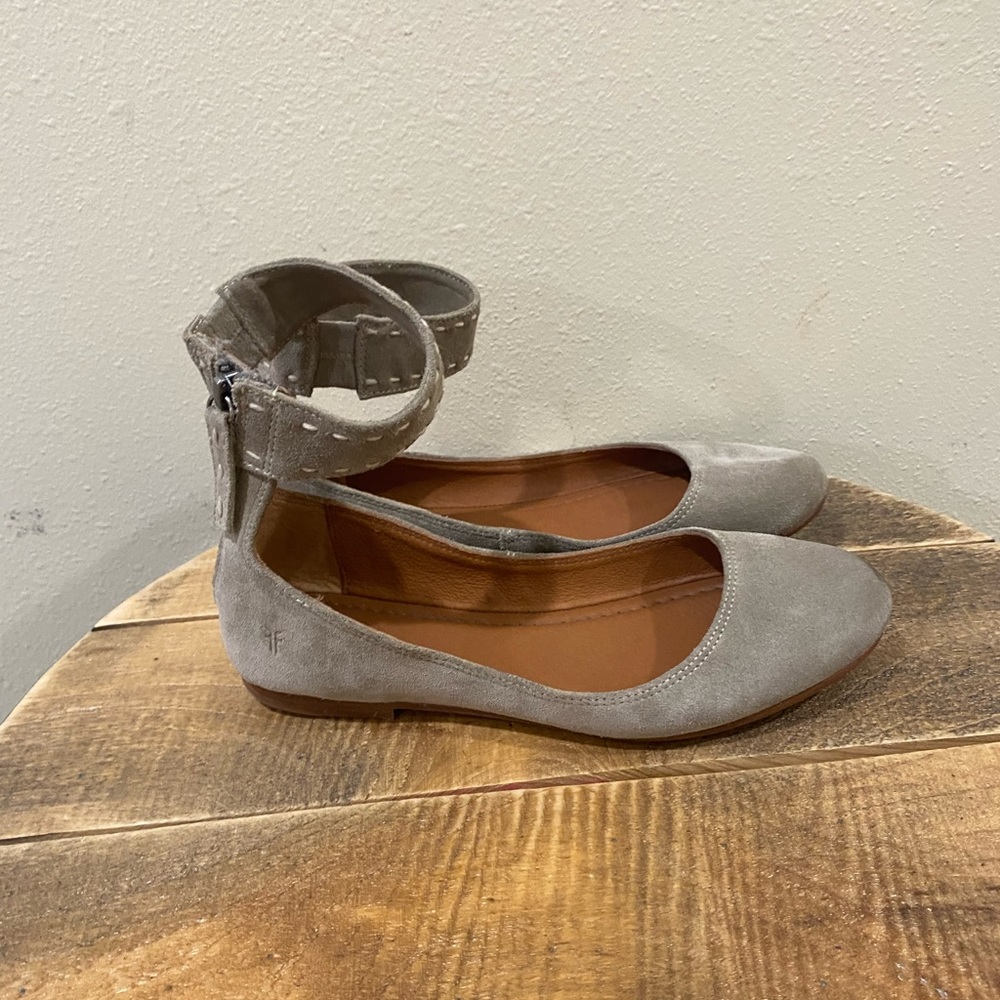 Frye Carson Ankle Ballet Flats size 8